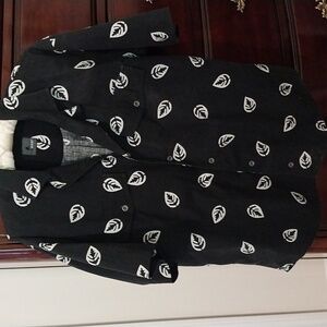 Liz wear cotton shirt.